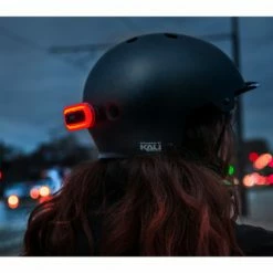 Cosmo Connected Casque Cosmo Urbain Noir + Eclairage Arrière Connecté -Tout le Vélo Électrique Soldes unnamed file 1685