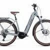 Vélo De Ville Électrique Cube Touring Hybrid Pro 625 Easy Entry Shimano Deore 11V 625 Wh 700 Mm Gris Lunar 2022