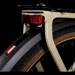 Vélo De Ville Électrique Cube Kathmandu Hybrid Pro 625 Easy Entry Shimano Deore 11V 625 Wh 700 Mm Beige Desert 2022 19 Vélo De Ville Électrique Cube Kathmandu Hybrid Pro 625 Easy Entry Shimano Deore 11V 625 Wh 700 Mm Beige Desert 2022 -Tout le Vélo Électrique Soldes unnamed file 2010