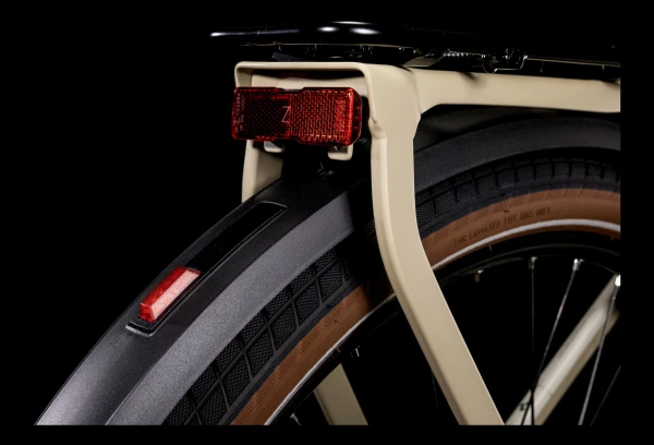 Vélo De Ville Électrique Cube Kathmandu Hybrid Pro 625 Easy Entry Shimano Deore 11V 625 Wh 700 Mm Beige Desert 2022 10 Vélo De Ville Électrique Cube Kathmandu Hybrid Pro 625 Easy Entry Shimano Deore 11V 625 Wh 700 Mm Beige Desert 2022 – Image 8