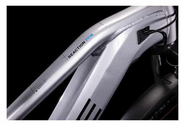 VTT Électrique Semi-Rigide Cube Reaction Hybrid Performance 500 Allroad Trapeze Shimano Alivio 9V 500 Wh 29'' Argent Polar 2022 9 VTT Électrique Semi-Rigide Cube Reaction Hybrid Performance 500 Allroad Trapeze Shimano Alivio 9V 500 Wh 29'' Argent Polar 2022 – Image 7