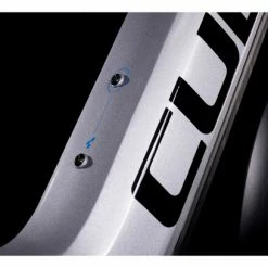 VTT Électrique Semi-Rigide Cube Reaction Hybrid Performance 500 Allroad Trapeze Shimano Alivio 9V 500 Wh 29'' Argent Polar 2022 19 VTT Électrique Semi-Rigide Cube Reaction Hybrid Performance 500 Allroad Trapeze Shimano Alivio 9V 500 Wh 29'' Argent Polar 2022 -Tout le Vélo Électrique Soldes unnamed file 2077