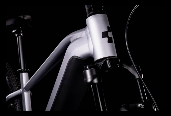 VTT Électrique Semi-Rigide Cube Reaction Hybrid SL 750 Shimano Deore/XT 12V 750 Wh 29'' Argent / Orange 2022 8 VTT Électrique Semi-Rigide Cube Reaction Hybrid SL 750 Shimano Deore/XT 12V 750 Wh 29'' Argent / Orange 2022 – Image 6