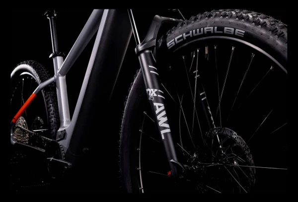 VTT Électrique Semi-Rigide Cube Reaction Hybrid SL 750 Shimano Deore/XT 12V 750 Wh 29'' Argent / Orange 2022 10 VTT Électrique Semi-Rigide Cube Reaction Hybrid SL 750 Shimano Deore/XT 12V 750 Wh 29'' Argent / Orange 2022 – Image 8