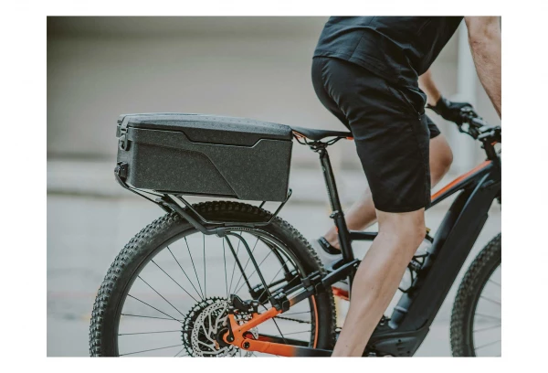 Top Case Isolé Topeak E-Xplorer TrunkBox Pour Batterie VAE Noir 3 Top Case Isolé Topeak E-Xplorer TrunkBox Pour Batterie VAE Noir – Image 3