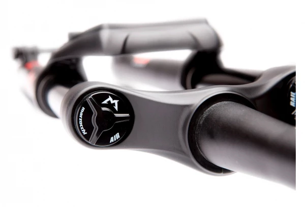 Fourche Marzocchi Bomber Z2 E-Bike Rail 27.5'' | Boost 15x110mm | Déport 44mm | Noir 2023 4 Fourche Marzocchi Bomber Z2 E-Bike Rail 27.5'' | Boost 15x110mm | Déport 44mm | Noir 2023 – Image 3