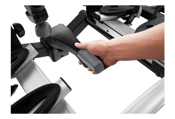 Porte-Vélos Sur Boule D'Attelage Thule VeloCompact Prise 13 Broches - 3 Vélos (Compatible E-Bikes) Noir Argent 9 Porte-Vélos Sur Boule D'Attelage Thule VeloCompact Prise 13 Broches - 3 Vélos (Compatible E-Bikes) Noir Argent – Image 7