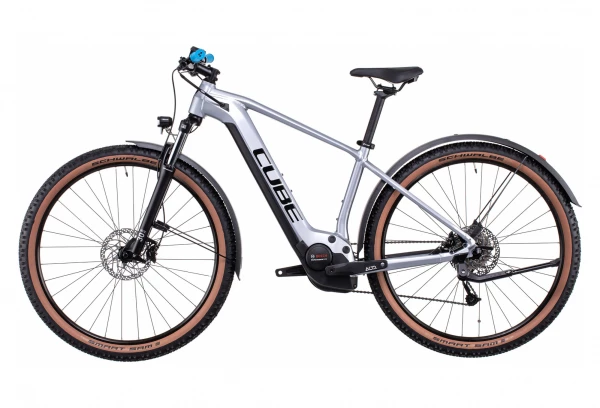 VTT Électrique Semi-Rigide Cube Reaction Hybrid Performance 500 Allroad Shimano Alivio 9V 500 Wh 29'' Argent Polar 2022 6 VTT Électrique Semi-Rigide Cube Reaction Hybrid Performance 500 Allroad Shimano Alivio 9V 500 Wh 29'' Argent Polar 2022 – Image 4