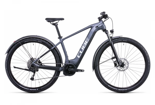 VTT Électrique Semi-Rigide Cube Reaction Hybrid Performance 500 Allroad Shimano Alivio 9V 500 Wh 29'' Argent Polar 2022 13 VTT Électrique Semi-Rigide Cube Reaction Hybrid Performance 500 Allroad Shimano Alivio 9V 500 Wh 29'' Argent Polar 2022 – Image 11
