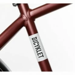 Vélo De Ville Électrique Bicyklet Raymond Shimano Acera 9V 504 Wh 27.5'' Rouge Bordeaux -Tout le Vélo Électrique Soldes unnamed file 69
